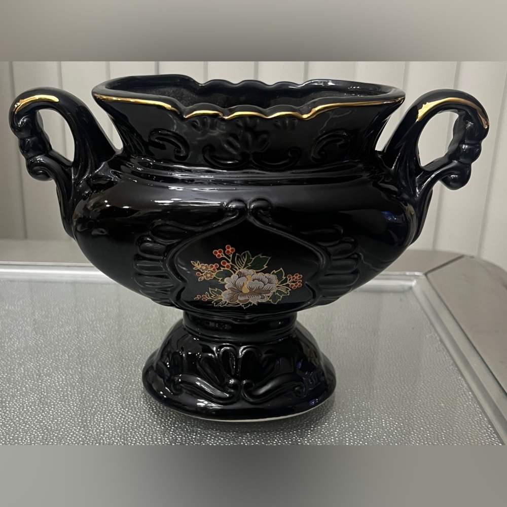 Black Home Decoration with Flower Design